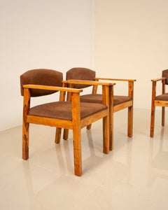 Ensemble de 4 chaises en daim et bois massif 80's