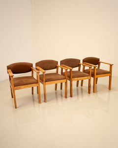Ensemble de 4 chaises en daim et bois massif 80's