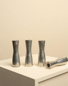 Set de quatre petits bougeoirs en métal chromé par Erika Pekkari 90's